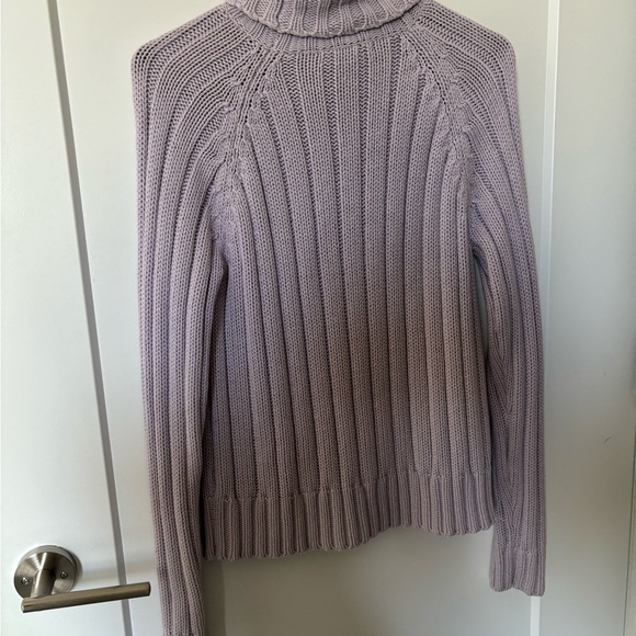 Lilac turtle neck sweater size medium - Picture 2 of 2